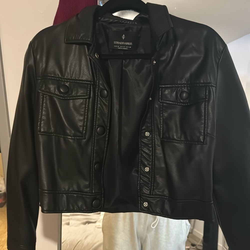 Stradivarius cropped black leather jacket